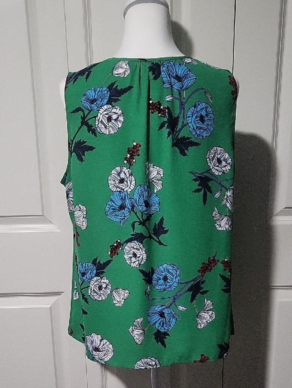Cabi 3785 Primrose Floral Green Blouse Sleevless Top Womens Size Large - Picture 5 of 9
